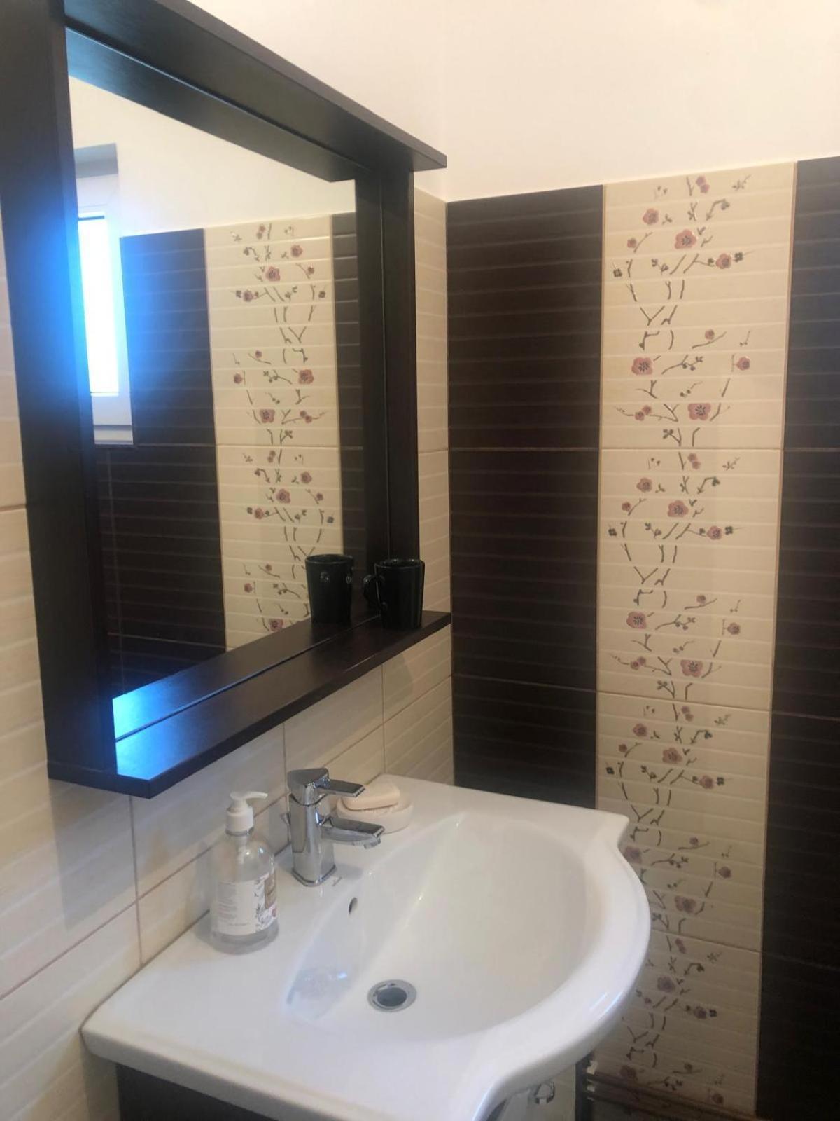 Apartament Cu 3 Camere La Poala Muntilor Fagaras Victoria  Exteriör bild