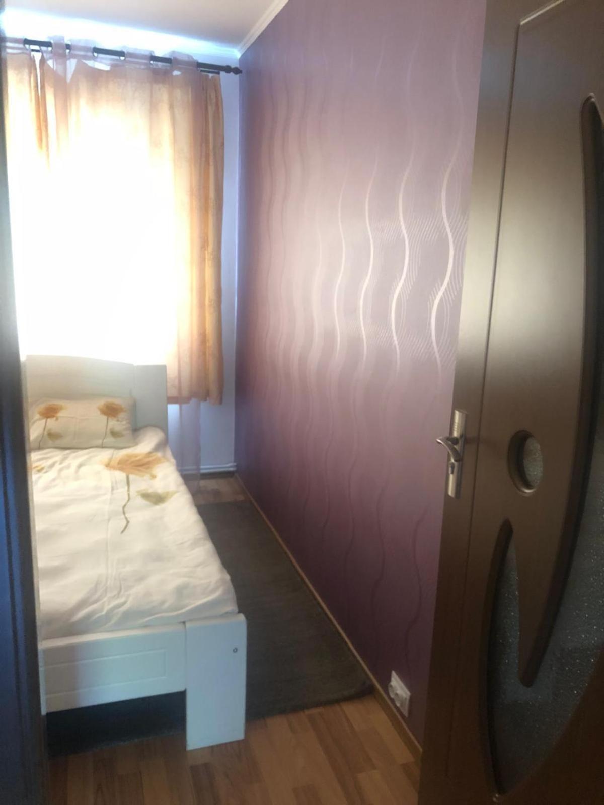 Apartament Cu 3 Camere La Poala Muntilor Fagaras Victoria  Exteriör bild